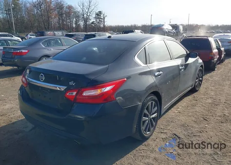 2017 Nissan Altima 2.5 Sv z USA, uszkodzony, nr VIN 1N4AL3AP4HC180074
